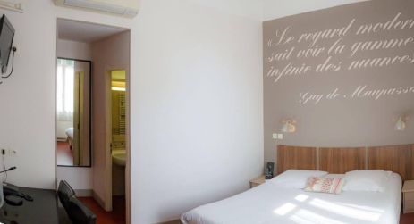 Chambre spacieuse Hôtel Cannes