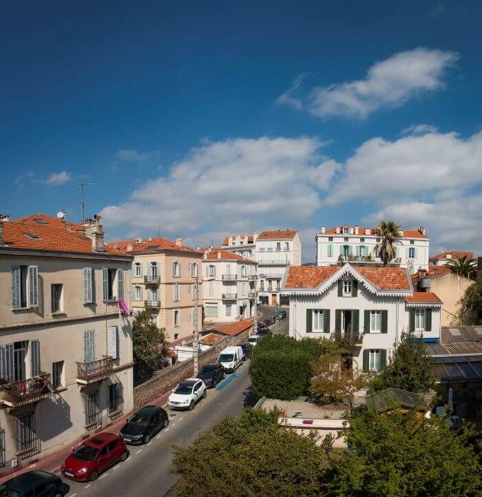 Un petit hôtel chargé d'histoire et de douceur à Cannes